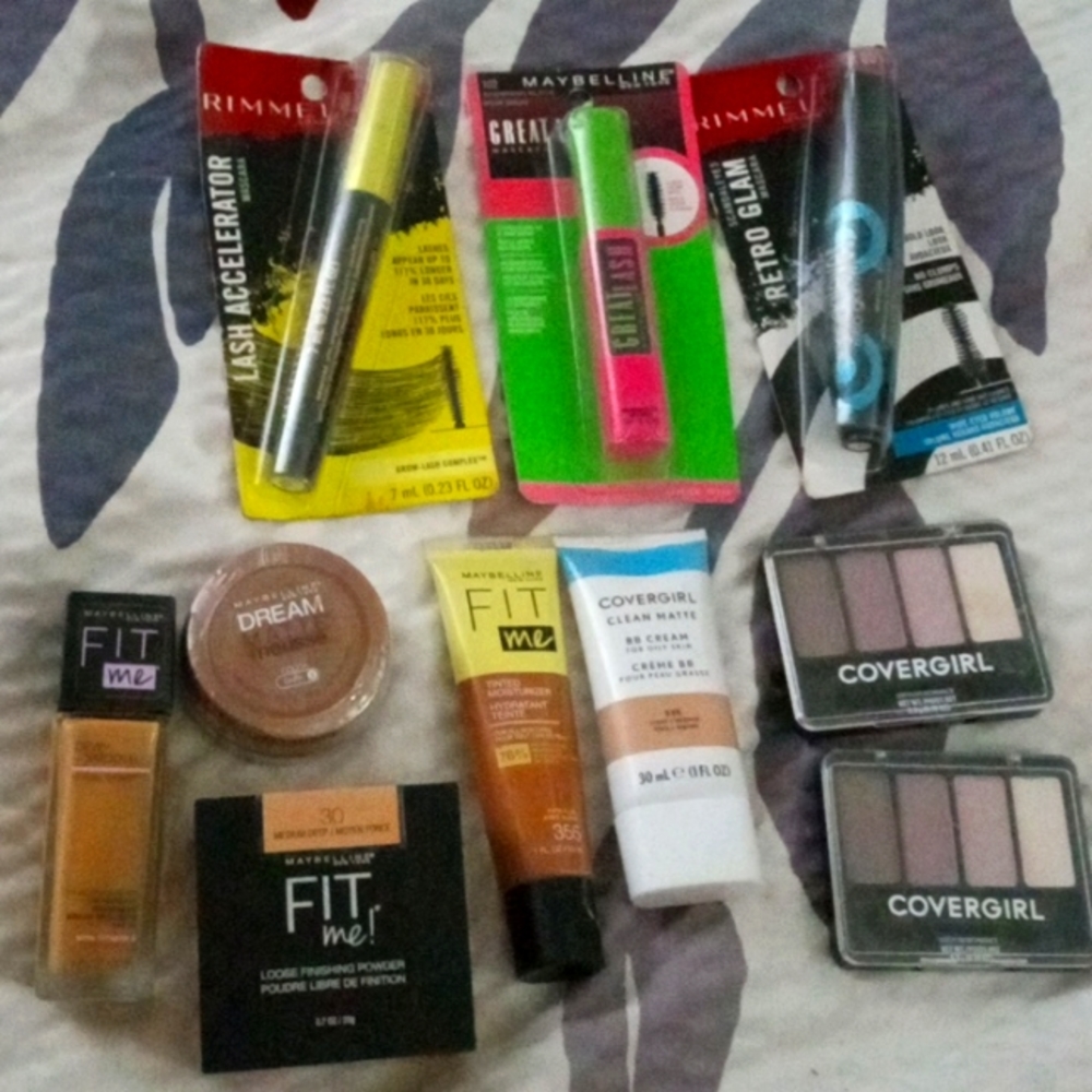 Bundle of miscellaneous makeup